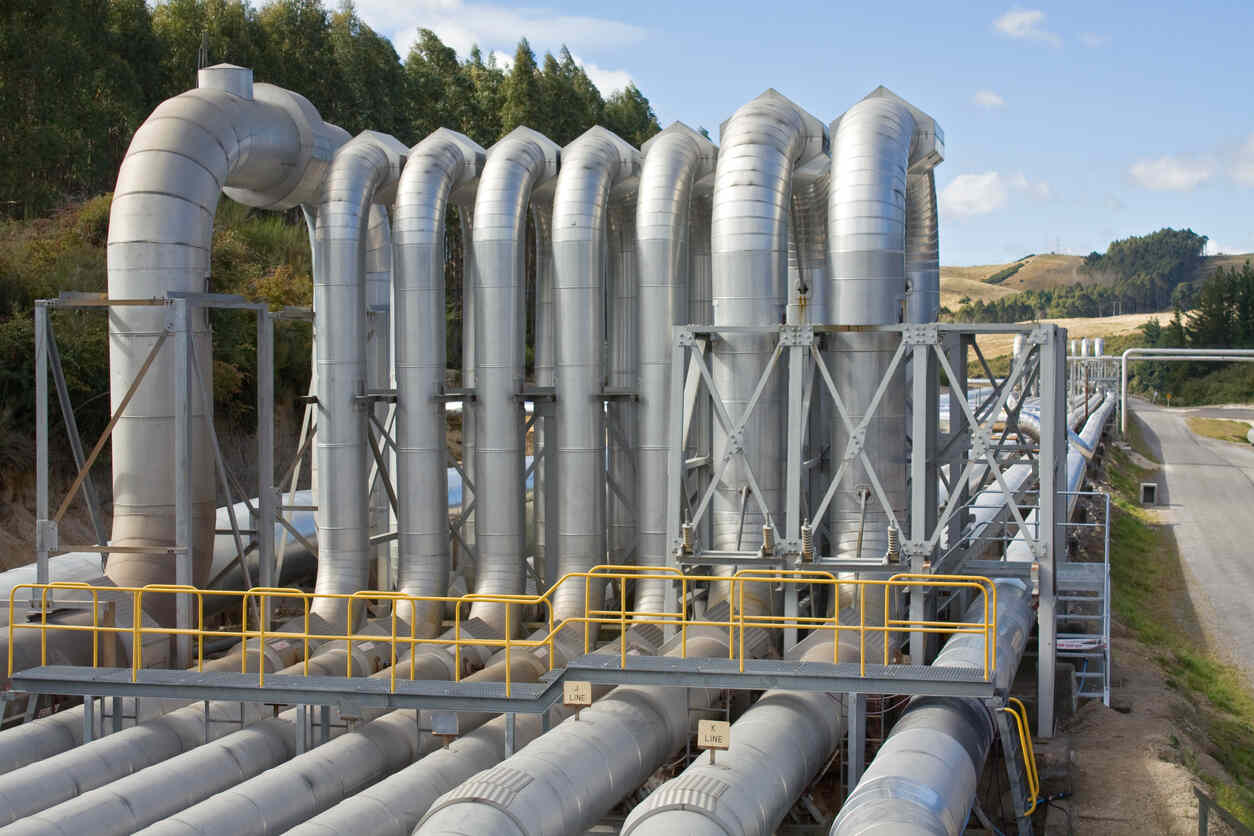 Pipeline infrastructure for nitrogen purging procedure in industrial gas system.